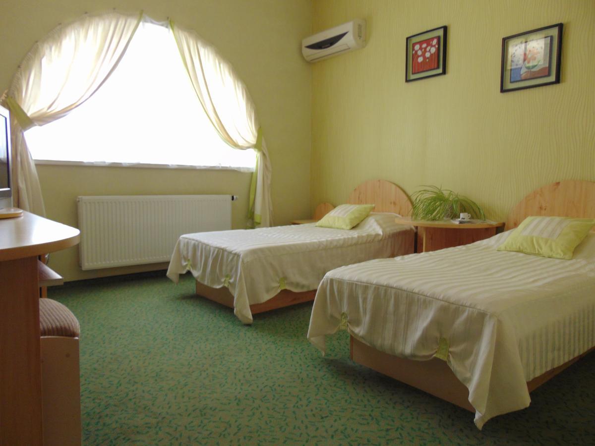 Hotel Serpanok Tyachiv Eksteriør billede